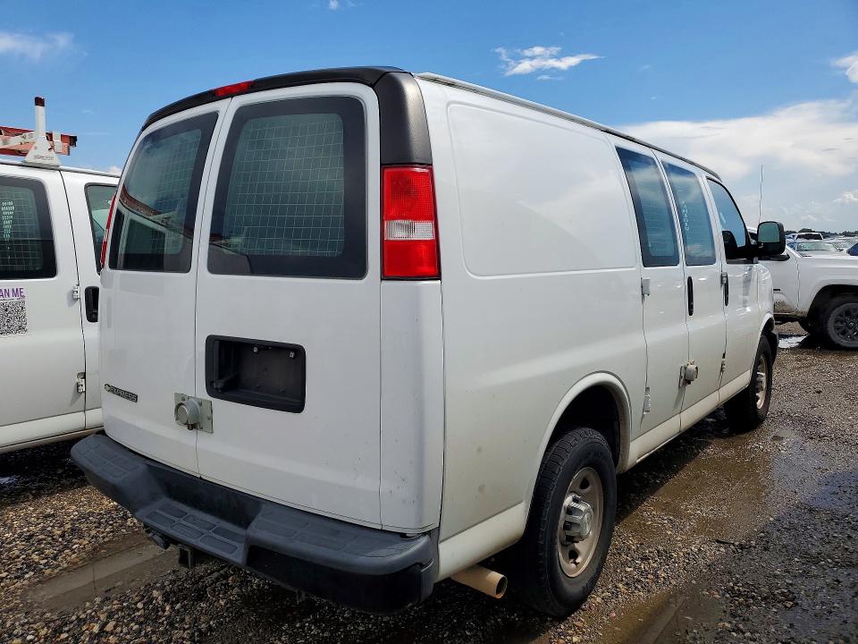 67285606 :رقم المزاد ، 1GCWGAFP3M1197276 vin ، 2021 Chevrolet Express G2500 مزاد بيع