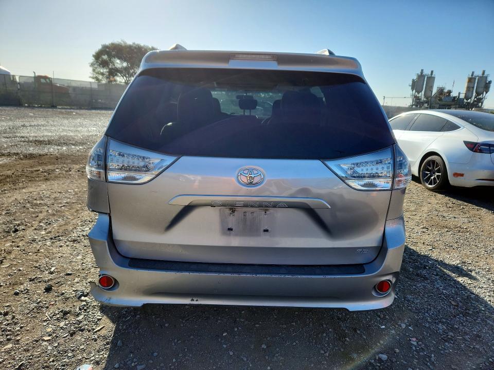 70889666 :رقم المزاد ، 5TDXK3DC5BS039651 vin ، 2011 Toyota Sienna مزاد بيع