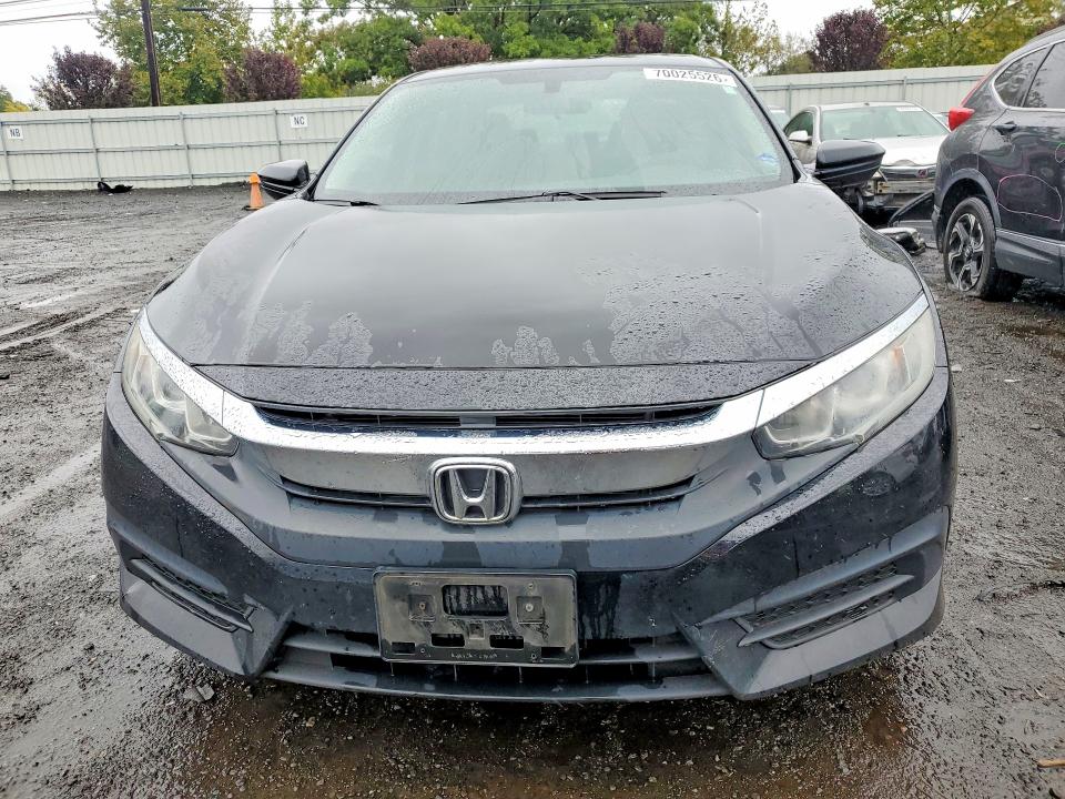 Продаж на аукціоні авто 2018 Honda Civic, vin: 2HGFC2F53JH523088, номер лоту: 70025526