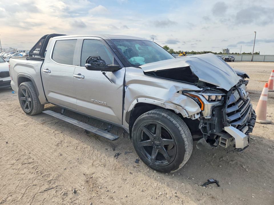 Продажа на аукционе авто 2022 Toyota Tundra, vin: 5TFJA5AB1NX001400, номер лота: 71108876