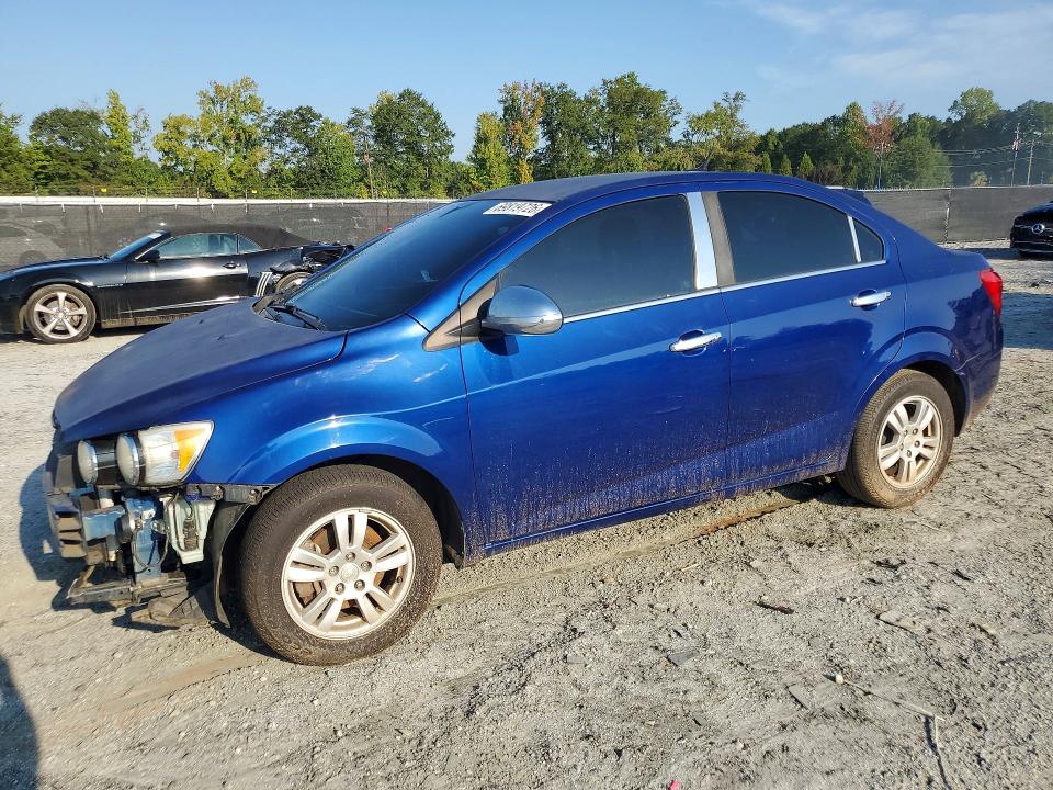 69819726 :رقم المزاد ، 1G1JD5SH0D4215958 vin ، 2013 Chevrolet Sonic مزاد بيع