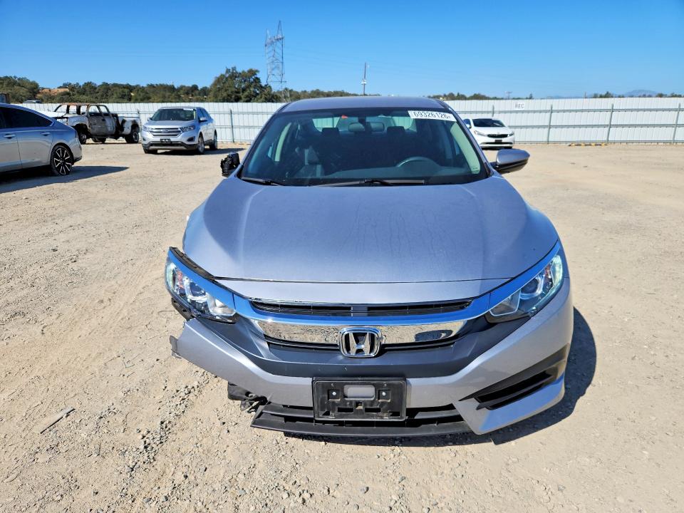 Продаж на аукціоні авто 2018 Honda Civic, vin: 2HGFC2F54JH583977, номер лоту: 69326126