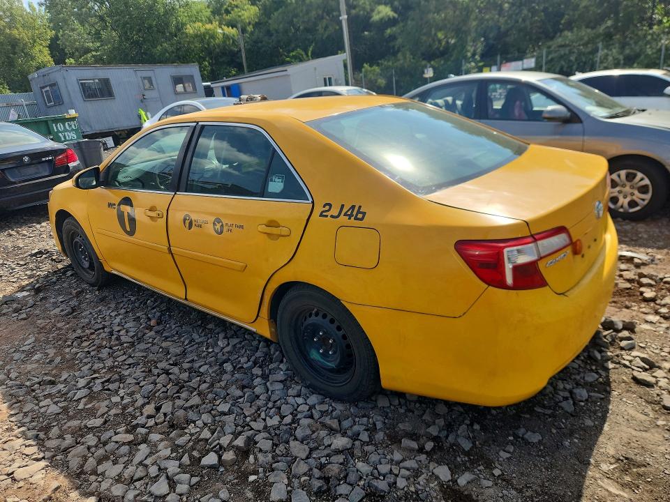 67919926 :رقم المزاد ، 4T4BF1FK1ER370378 vin ، 2014 Toyota Camry مزاد بيع