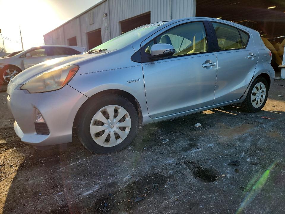 Продаж на аукціоні авто 2012 Toyota Prius C, vin: JTDKDTB33C1010784, номер лоту: 69842046