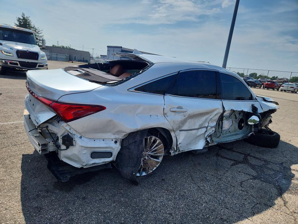 68775646 :رقم المزاد ، 4T1DA1AB4NU013382 vin ، 2022 Toyota Avalon مزاد بيع