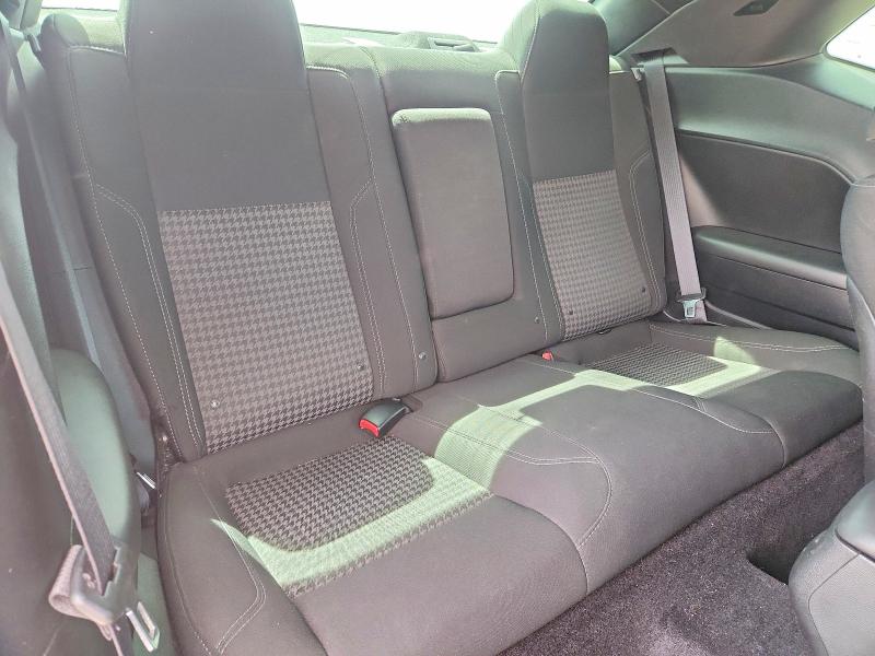 68392446 :رقم المزاد ، 2C3CDZBT1JH327974 vin ، 2018 Dodge Challenger مزاد بيع