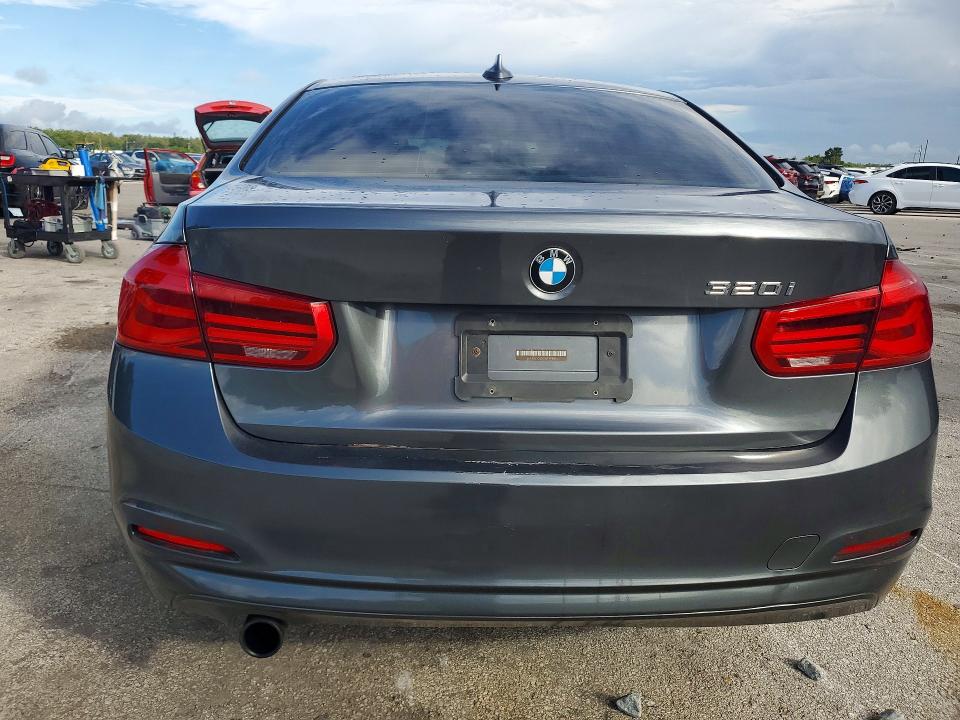 67528856 :رقم المزاد ، WBA8E1G50GNT99918 vin ، 2016 Bmw 320 مزاد بيع