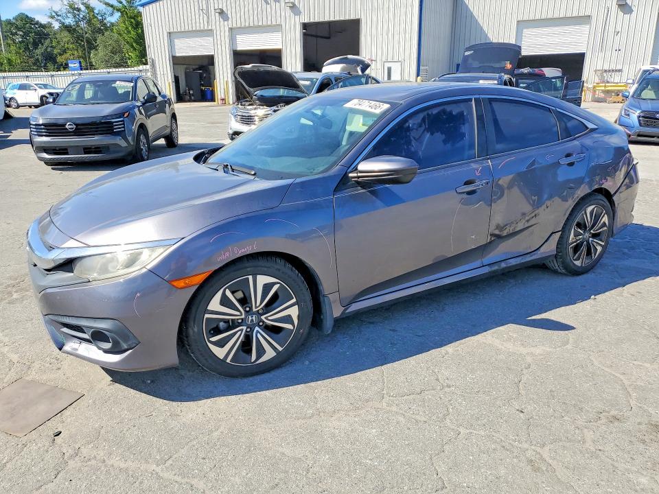 70471466 :رقم المزاد ، 19XFC1F33HE007357 vin ، 2017 Honda Civic مزاد بيع