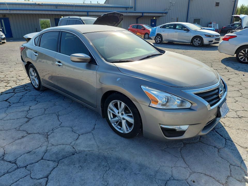 2013 Nissan Altima მანქანა იყიდება აუქციონზე, vin: 1N4AL3AP2DC900692, აუქციონის ნომერი: 69519596