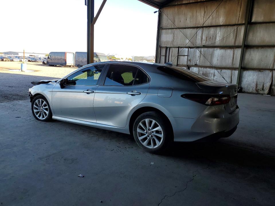 70719736 :رقم المزاد ، 4T1C11AK1NU648376 vin ، 2022 Toyota Camry مزاد بيع