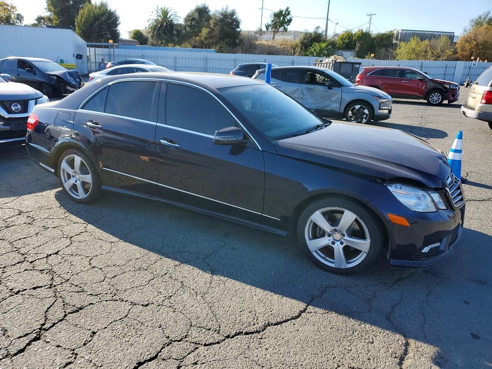 68403076 :رقم المزاد ، WDDHF5GB4BA387256 vin ، 2011 Mercedes-benz E مزاد بيع