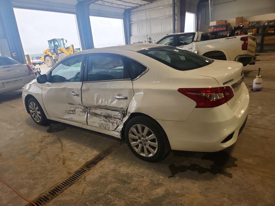 69816916 :رقم المزاد ، 3N1AB7AP4JY205754 vin ، 2018 Nissan Sentra مزاد بيع