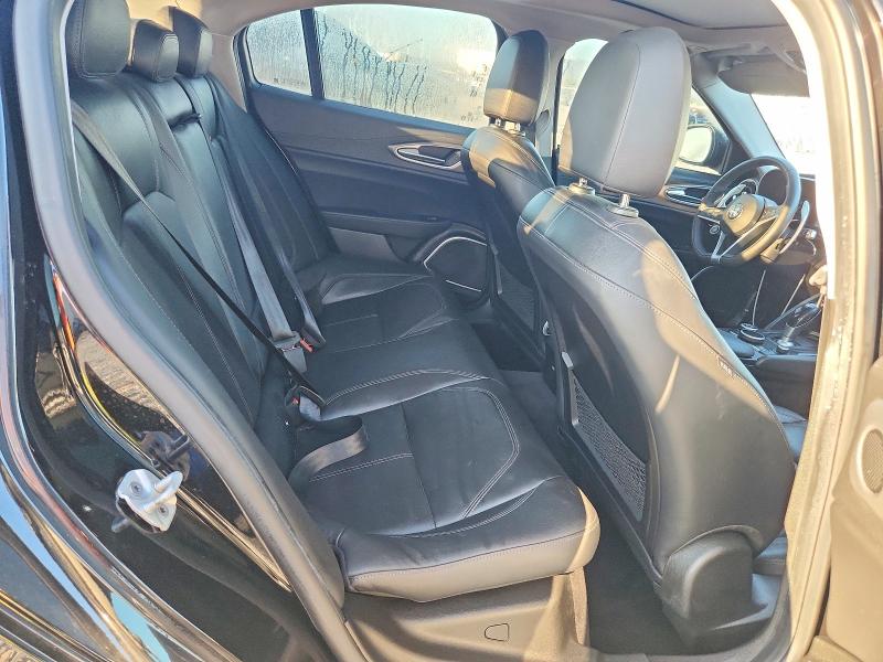 68735966 :رقم المزاد ، ZARFAEBN8H7540654 vin ، 2017 Alfa Romeo Giulia مزاد بيع