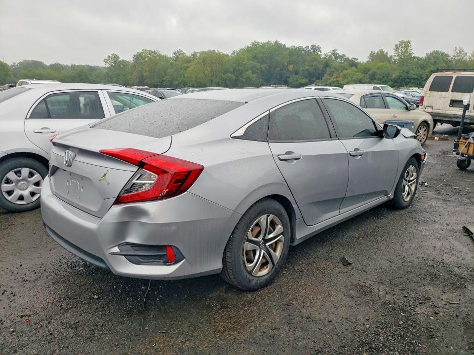 67078436 :رقم المزاد ، 2HGFC2F55JH527238 vin ، 2018 Honda Civic مزاد بيع