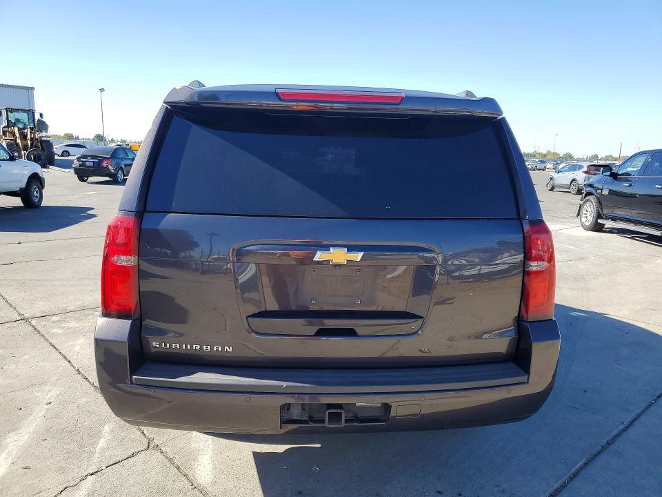71042346 :رقم المزاد ، 1GNSCGEC3GR372005 vin ، 2016 Chevrolet Suburban مزاد بيع
