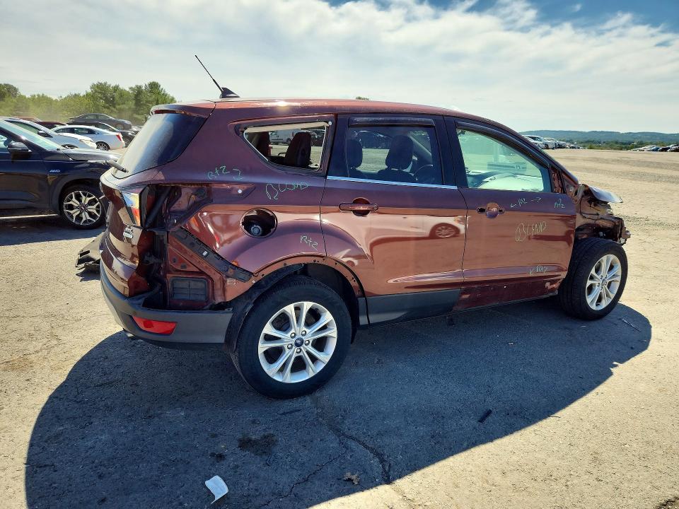 Продаж на аукціоні авто 2018 Ford Escape, vin: 1FMCU0HD4JUB34413, номер лоту: 68212576