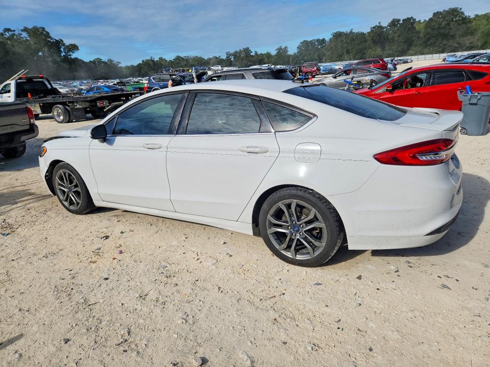 69230736 :رقم المزاد ، 3FA6P0LU2HR393179 vin ، 2017 Ford Fusion مزاد بيع