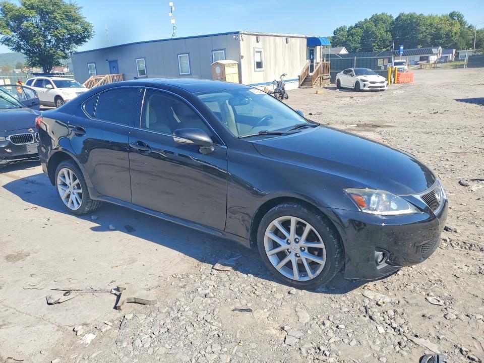 68198096 :رقم المزاد ، JTHCF5C27B5051943 vin ، 2011 Lexus Is مزاد بيع