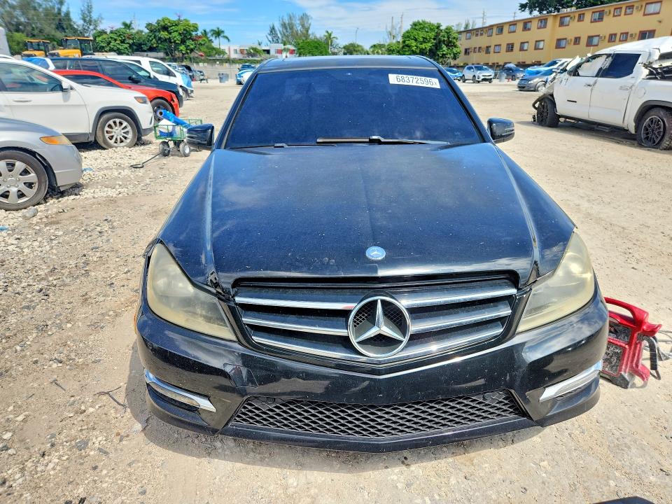 68372596 :رقم المزاد ، WDDGF4HB7EA942628 vin ، 2014 Mercedes-benz C مزاد بيع