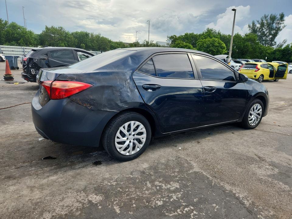 Aukcja sprzedaży 2018 Toyota Corolla, vin: 5YFBURHE5JP842972, numer aukcji: 68044976