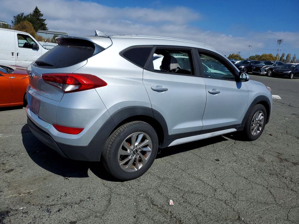 68984606 :رقم المزاد ، KM8J33A41JU684917 vin ، 2018 Hyundai Tucson مزاد بيع