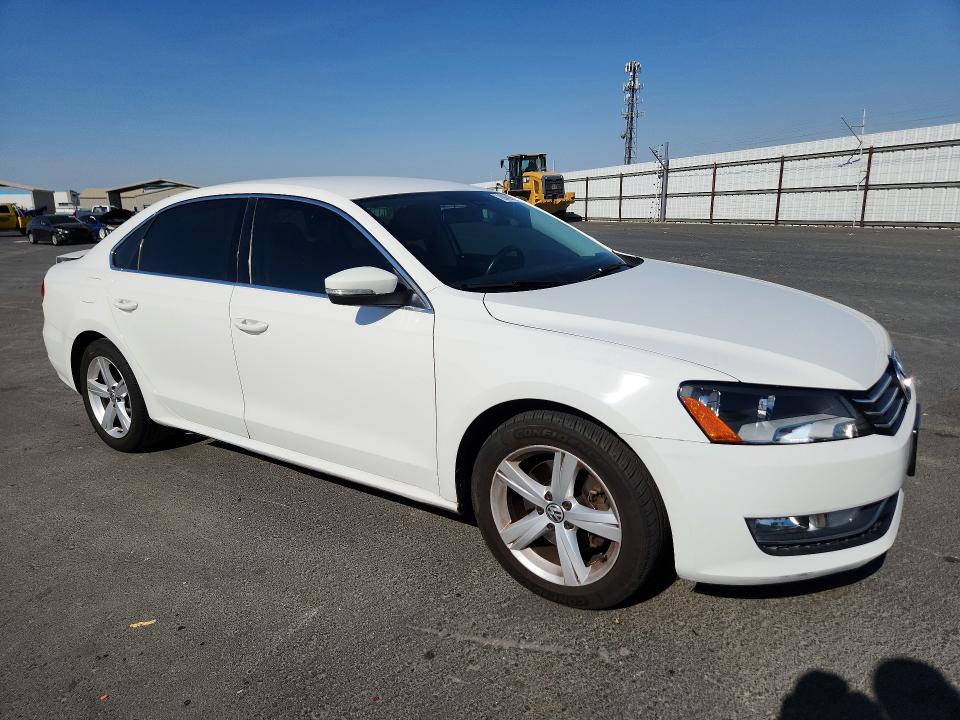 2015 Volkswagen Passat მანქანა იყიდება აუქციონზე, vin: 1VWAT7A38FC100252, აუქციონის ნომერი: 69459566