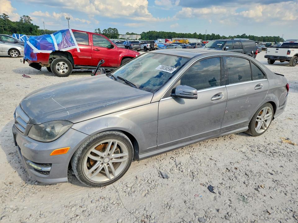 Продаж на аукціоні авто 2013 Mercedes-benz C, vin: WDDGF4HB3DR299985, номер лоту: 70038596
