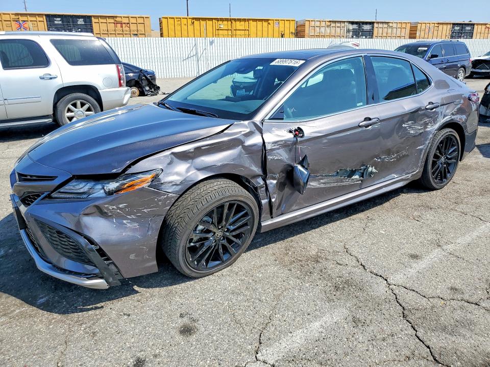68997616 :رقم المزاد ، 4T1K31AK2RU622736 vin ، 2024 Toyota Camry مزاد بيع