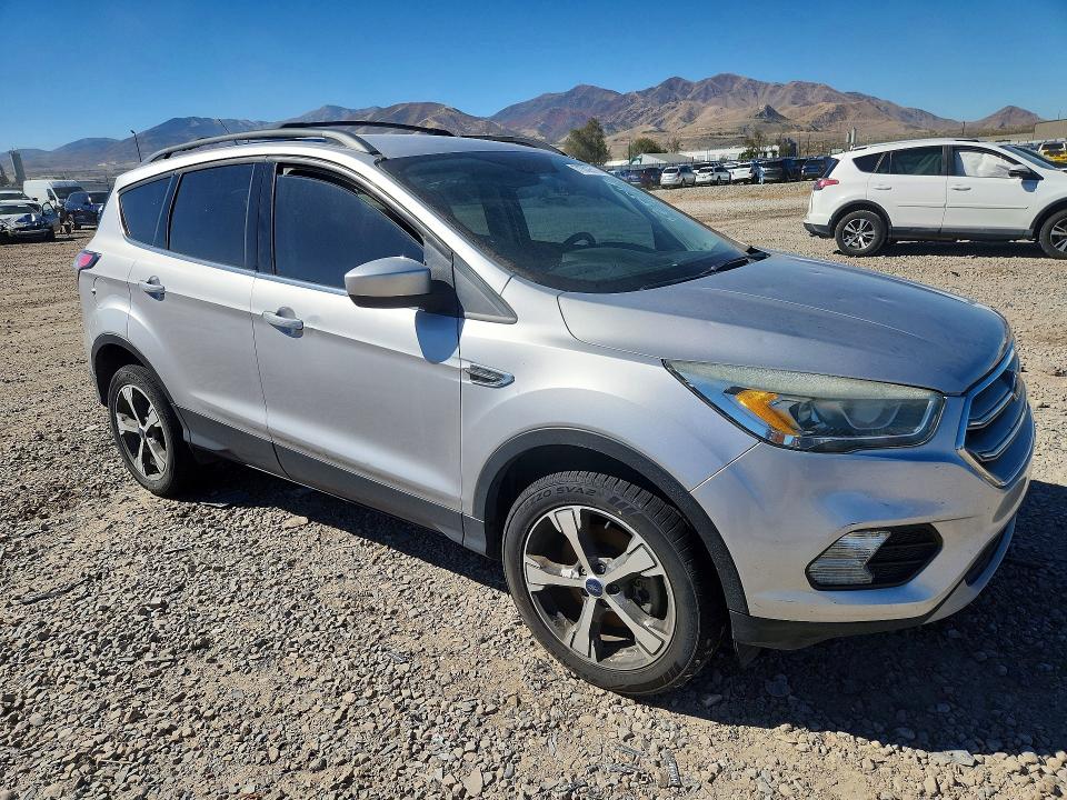 71302516 :رقم المزاد ، 1FMCU9GD0HUA39296 vin ، 2017 Ford Escape مزاد بيع