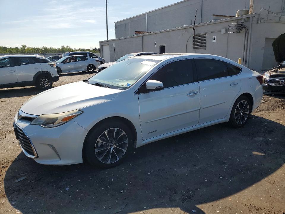 67306636 :رقم المزاد ، 4T1BD1EB3JU064844 vin ، 2018 Toyota Avalon Hybrid مزاد بيع