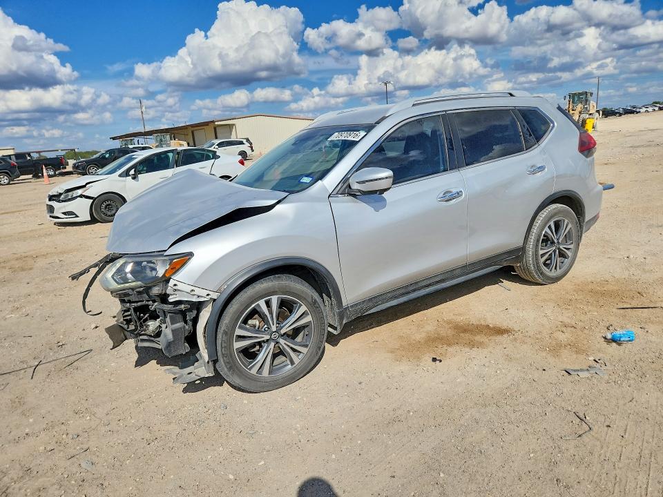 2019 Nissan Rogue მანქანა იყიდება აუქციონზე, vin: 5N1AT2MT5KC704896, აუქციონის ნომერი: 70970916
