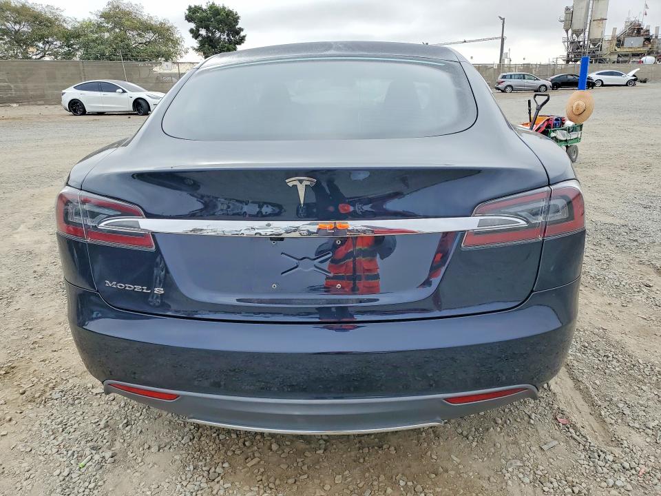 70184826 :رقم المزاد ، 5YJSA1CN1CFP01302 vin ، 2012 Tesla Model S مزاد بيع