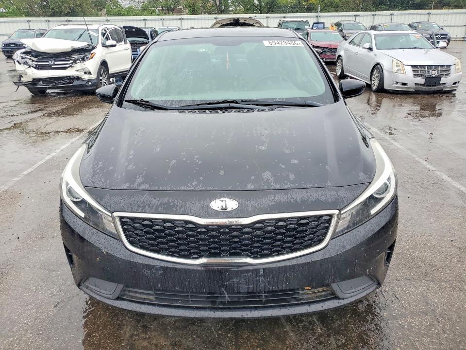 69423466 :رقم المزاد ، 3KPFL4A78JE194984 vin ، 2018 Kia Forte مزاد بيع