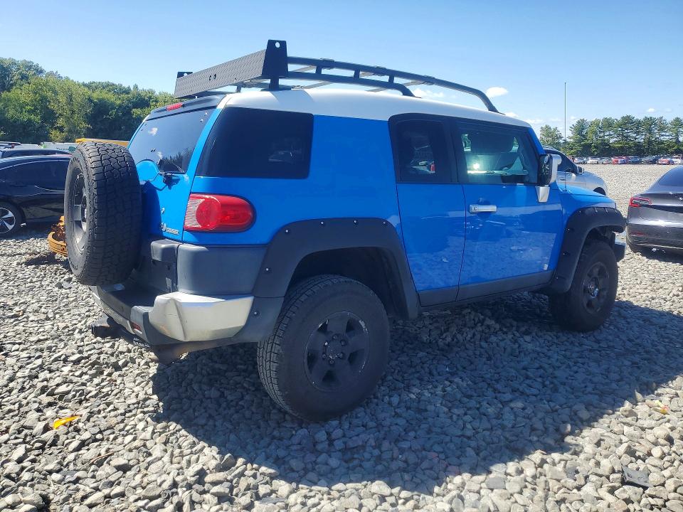 68743246 :رقم المزاد ، JTEBU11F570081413 vin ، 2007 Toyota Fj Cruiser مزاد بيع