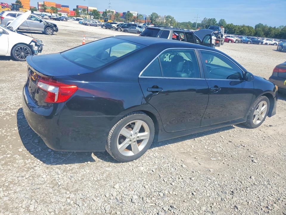 68711106 :رقم المزاد ، 4T1BF1FK6CU198355 vin ، 2012 Toyota Camry مزاد بيع