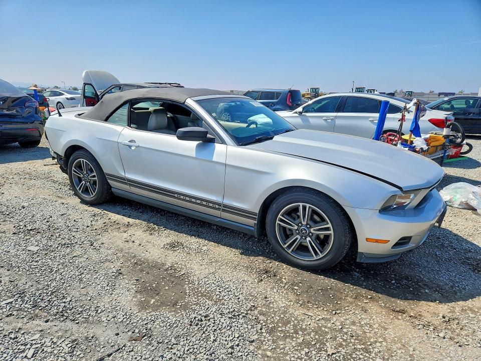 70282296 :رقم المزاد ، 1ZVBP8EN1A5174278 vin ، 2010 Ford Mustang مزاد بيع