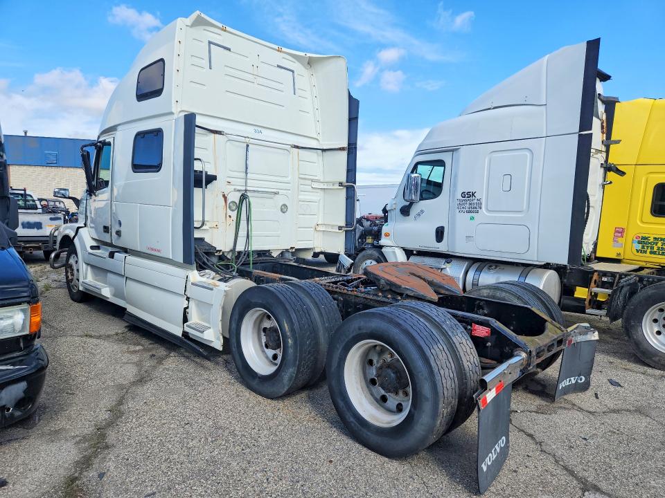 2014 Volvo Vn მანქანა იყიდება აუქციონზე, vin: 4V4NC9EH4EN172465, აუქციონის ნომერი: 68626266