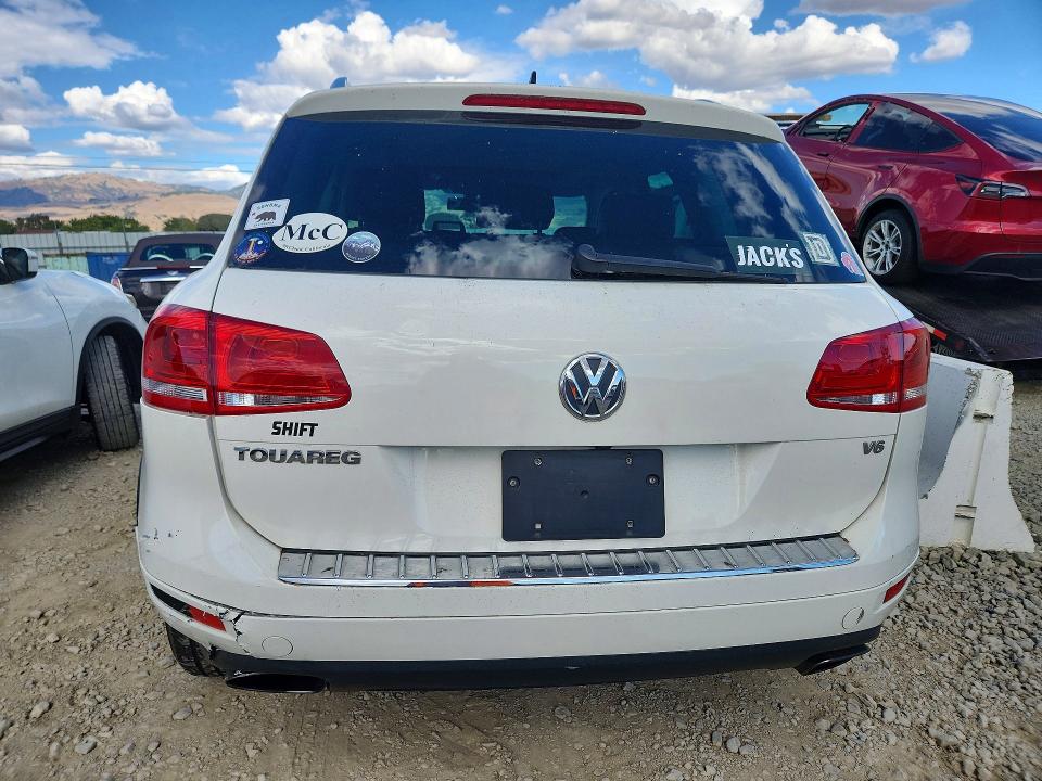 2011 Volkswagen Touareg მანქანა იყიდება აუქციონზე, vin: WVGFF9BP6BD002558, აუქციონის ნომერი: 67278346