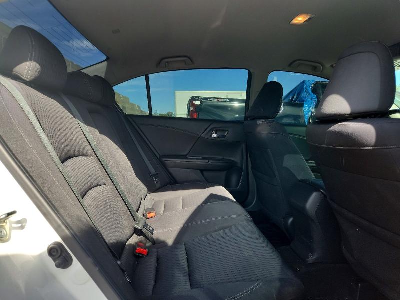 70490286 :رقم المزاد ، 1HGCR2F50FA130480 vin ، 2015 Honda Accord مزاد بيع