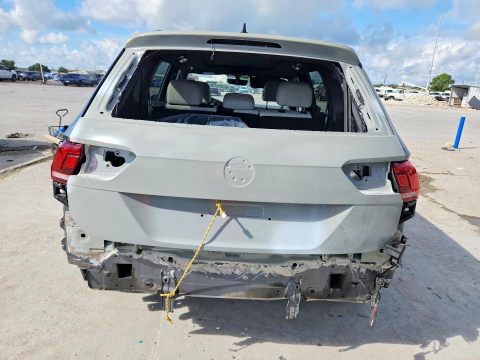67316736 :رقم المزاد ، 3VV3B7AX4LM146478 vin ، 2020 Volkswagen Tiguan مزاد بيع