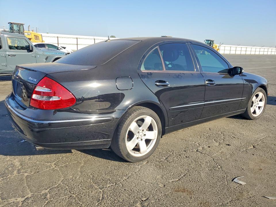 68836406 :رقم المزاد ، WDBUF83J76X188288         vin ، 2006 Mercedes-benz E مزاد بيع