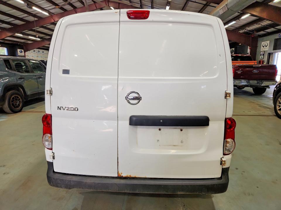 70165706 :رقم المزاد ، 3N6CM0KN9FK710541 vin ، 2015 Nissan Nv200 مزاد بيع