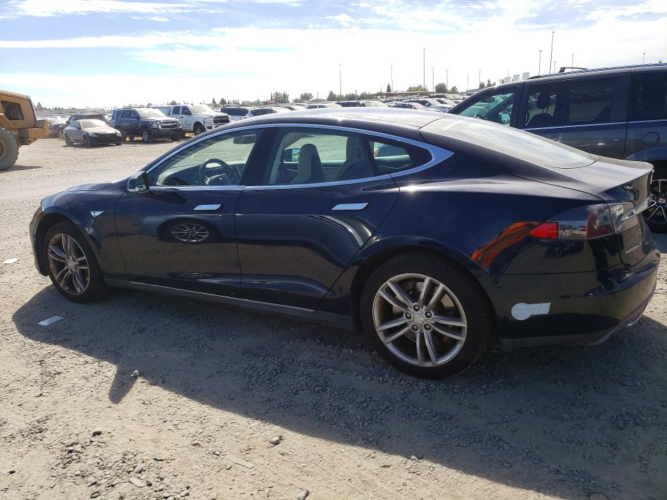 67751846 :رقم المزاد ، 5YJSA1CNXDFP22540 vin ، 2013 Tesla Model S مزاد بيع