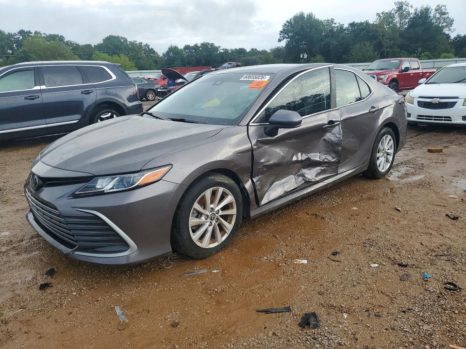 Aukcja sprzedaży 2022 Toyota Camry, vin: 4T1C11AKXNU657139, numer aukcji: 68655826