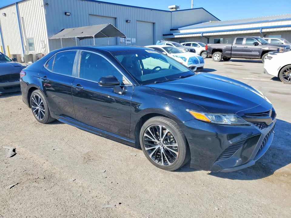 Продаж на аукціоні авто 2018 Toyota Camry, vin: 4T1B11HKXJU127703, номер лоту: 68244986
