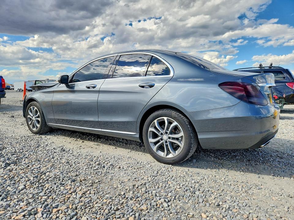 67325406 :رقم المزاد ، 55SWF4KB1HU222072 vin ، 2017 Mercedes-benz C مزاد بيع
