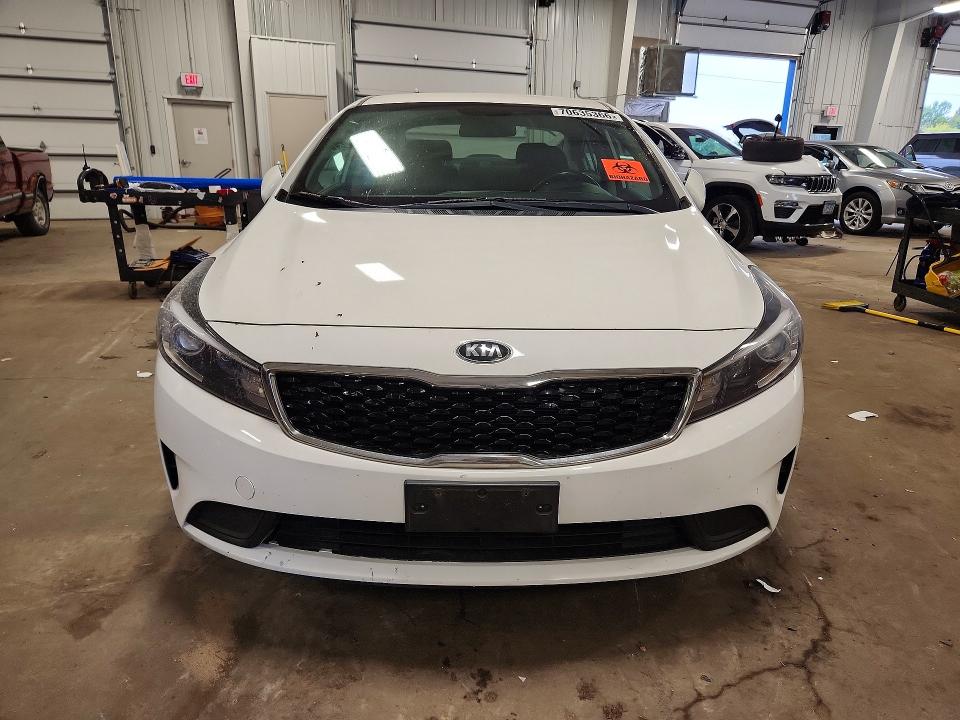 2017 Kia Forte მანქანა იყიდება აუქციონზე, vin: 3KPFL4A79HE113405, აუქციონის ნომერი: 70635366