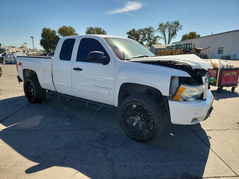 2008 Chevrolet Silverado მანქანა იყიდება აუქციონზე, vin: 2GCEK190X81325876, აუქციონის ნომერი: 70223716