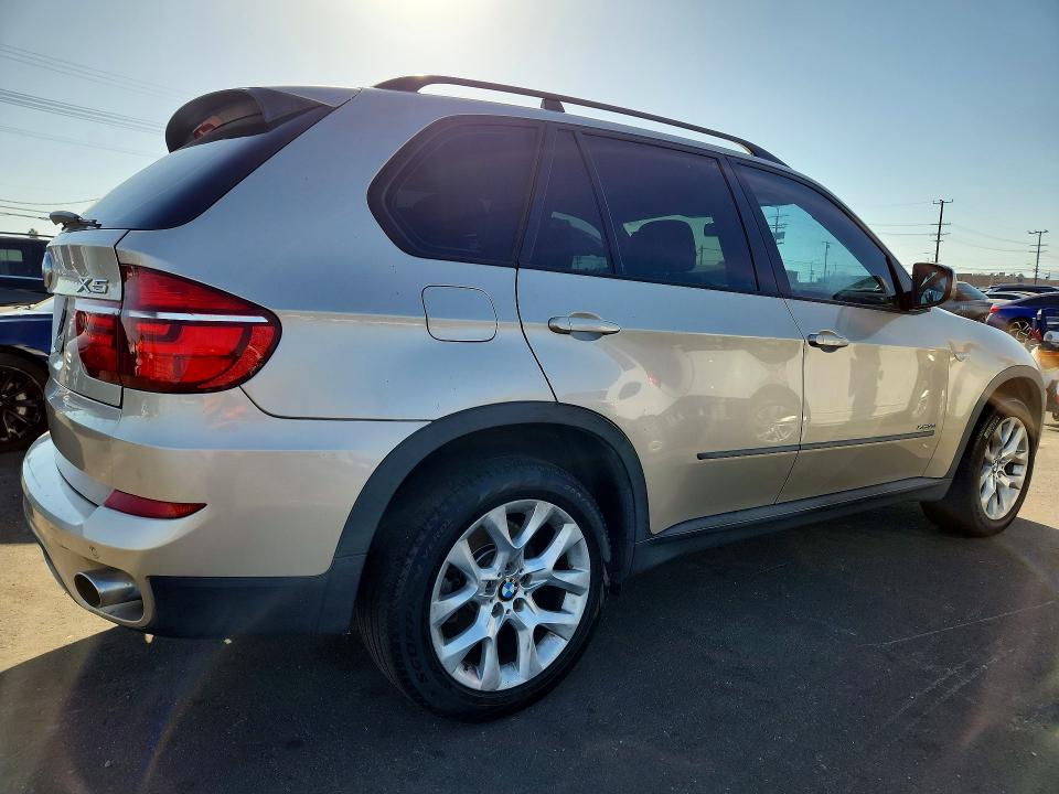 68883836 :رقم المزاد ، 5UXZV4C59D0G50721         vin ، 2013 Bmw X5 مزاد بيع