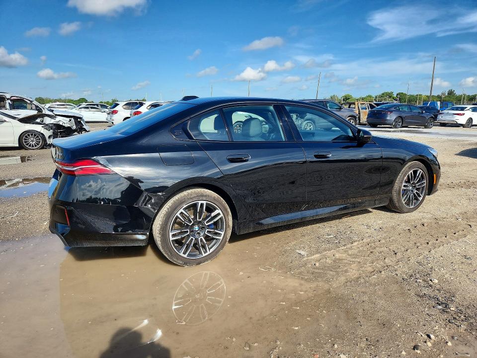 67496336 :رقم المزاد ، WBA53FJ0XTCX57194 vin ، 2026 Bmw 530 مزاد بيع